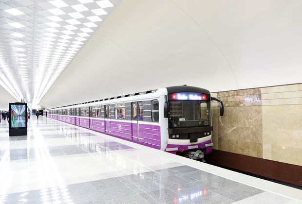 baki-metrosunda-xette-yeni-qatarlar-buraxilir
